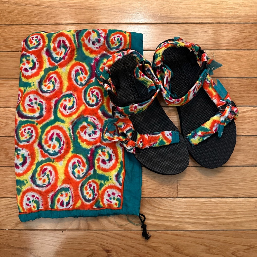 NWOT - Arizona Love Trekky Sandals - Sz 39